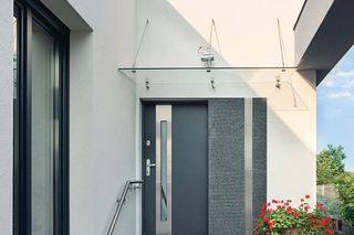 Tak ochronisz dom przed złodziejami. Jak zamontować drzwi antywłamaniowe?