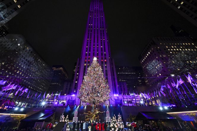 Najsłynniejsza choinka świata już zachwyca na Manhattanie