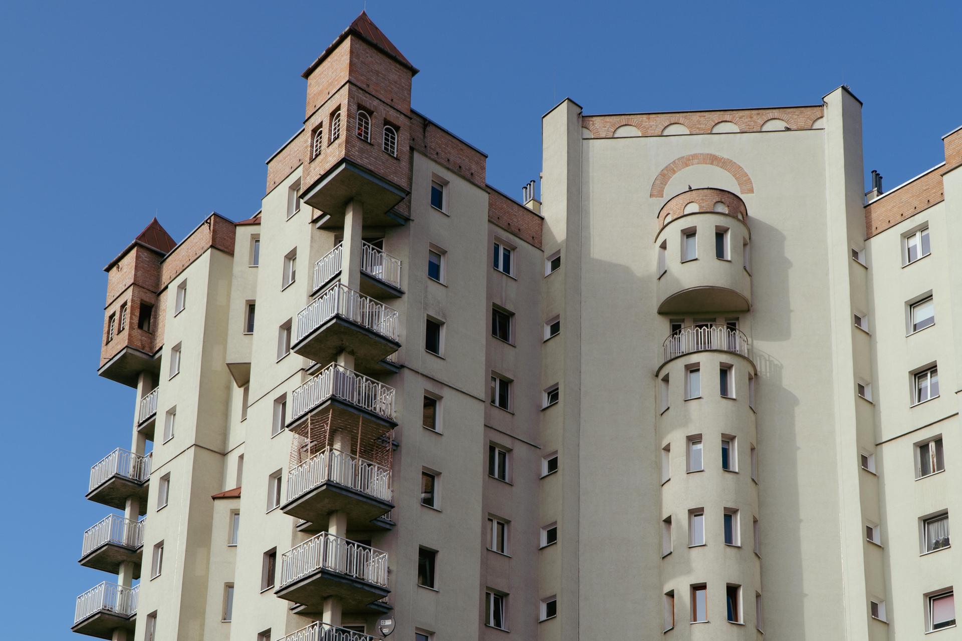 Blok-zamek w Krakowie - zdjęcia. Zobacz Wawel z wielkiej płyty