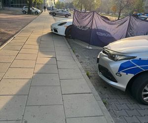  Makabra na Ochocie. Zwłoki w luksusowym białym Porsche. Na miejscu prokurator