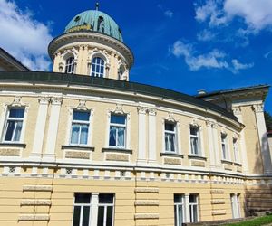 Najpiękniejszy basen w Polsce. Kąpiel pod kopułą jak z bajki na Dolnym Śląsku