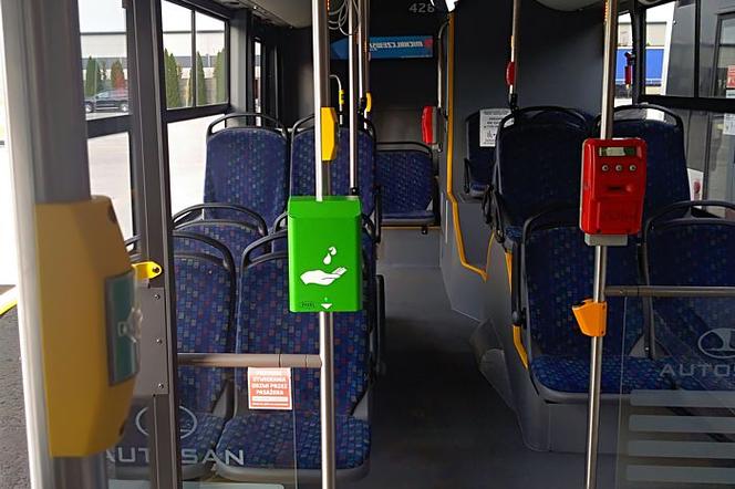 W jednym z autobusów w Radomiu pojawiło się urządzenie do dezynfekcji rąk