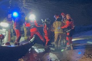 Nastolatek spadł z mostu Poniatowskiego. W akcji śmigłowiec LPR i łódź ratunkowa
