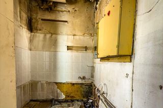 W takim stanie pozostawiają mieszkania komunalne w Olsztynie. Burza w sieci