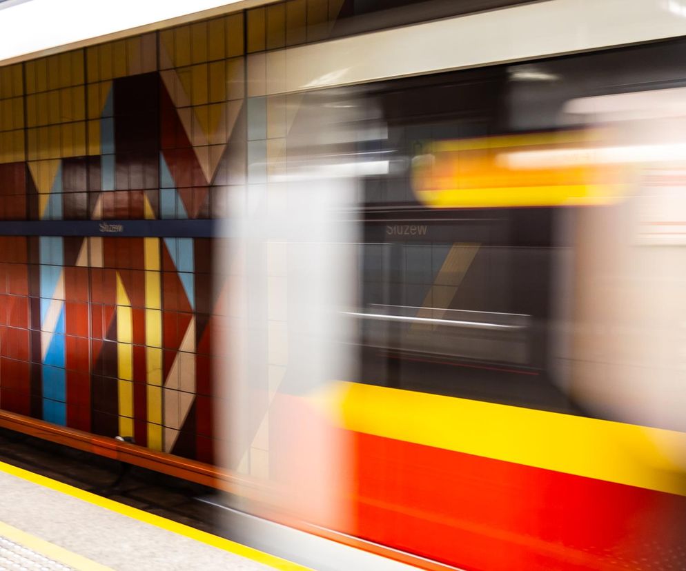 Tej dzielnicy obiecano aż dwie linie metra. A ma już tramwaje, kolej, autobusy