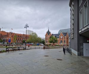 Rybi Rynek w Bydgoszczy niemal gotowy. Eleganckie nabrzeże już cieszy oczy!