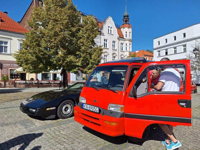 11. Zlot Pojazdów Zabytkowych. Klasyki motoryzacji opanowały Tarnowskie Góry