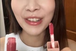 Nie żyje influencerka, która jadła kosmetyki. Miała tylko 24 lata