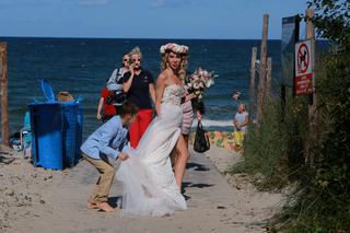 Małgorzata Opczowska wzięła ślub z Jackiem Łęskim na plaży