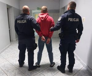 Wsiadł do auta sąsiadów i ukradł... kabel. Wcześniej groził, że ich podpali i zabije