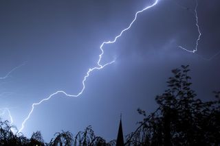 Burzowy armagedon! Grad i wiatr do 85 km/h nadciągają nad Bydgoszcz i okolice
