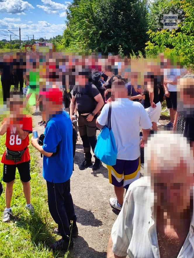 Ewakuacja pasażerów pociągu w Tychach