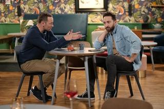 Pierwsza miłość, odcinek 3828. Janek (Maciej Mikołajczyk), Arek (Dariusz Wieteska)