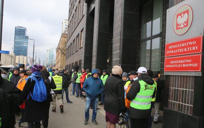 Protest taksówkarzy w Warszawie