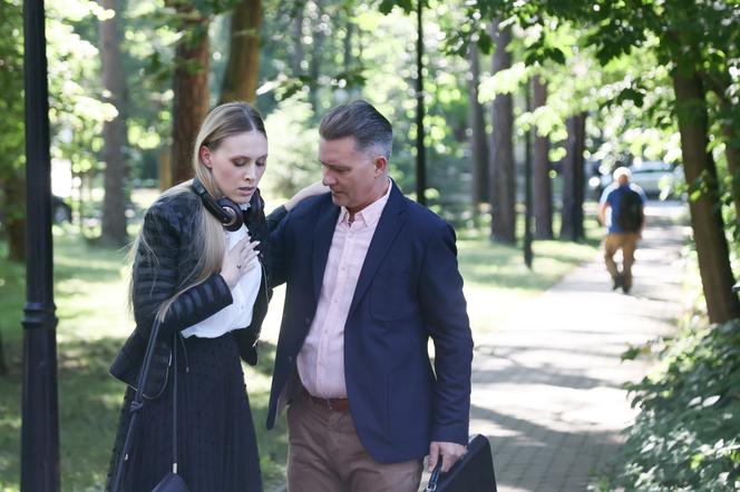 Na Wspólnej odc. 3526. Daria (Patrycja Topajew), Tomasz Adamski (Tomasz Piątkowski)