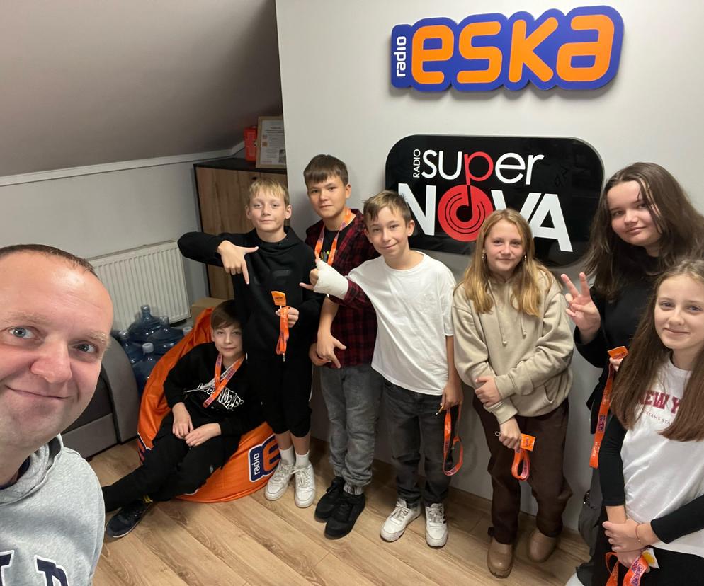Uczniowie z Nowin gośćmi radia Eska Kielce
