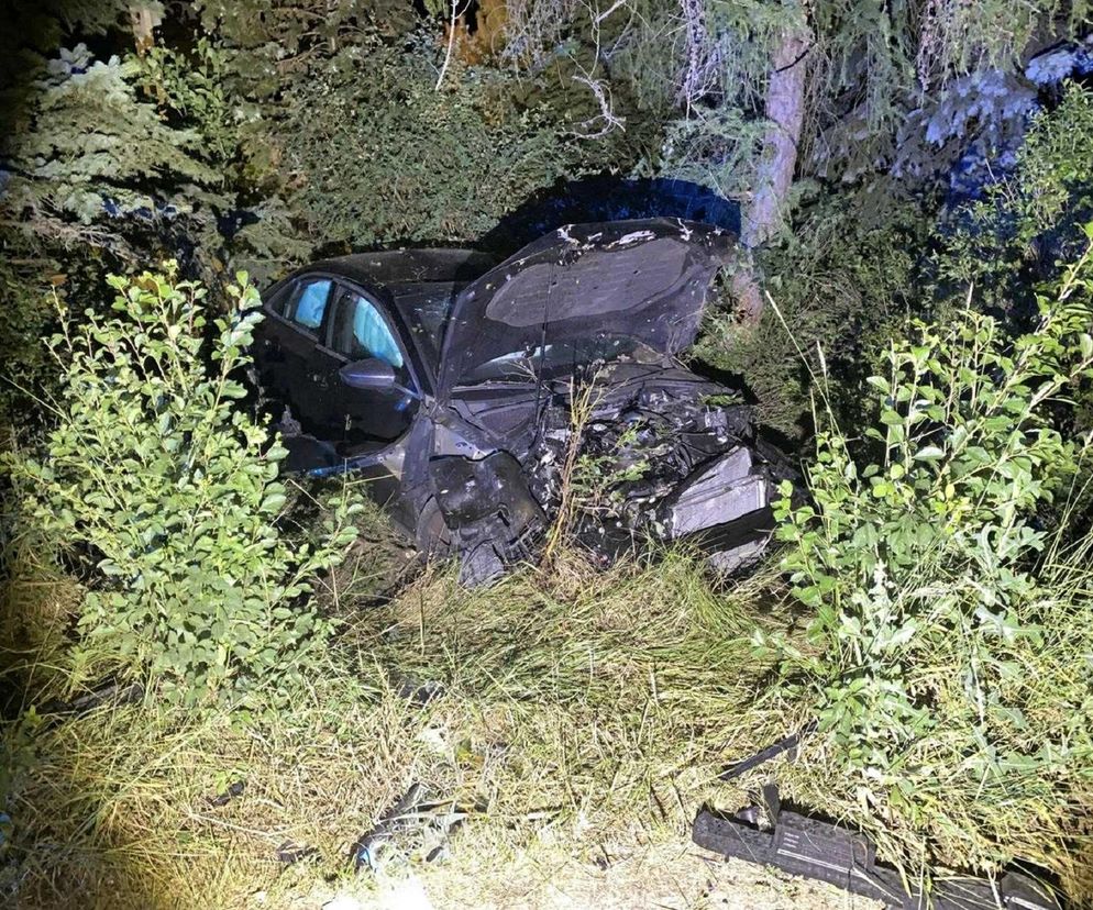 Nocna szarża przy Benedyktyńskiej w Starachowicach. Kierowca i pasażerowie uciekli