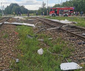 Wjechał wprost pod pociąg. Koszmarny wypadek w Dąbrowie Górniczej