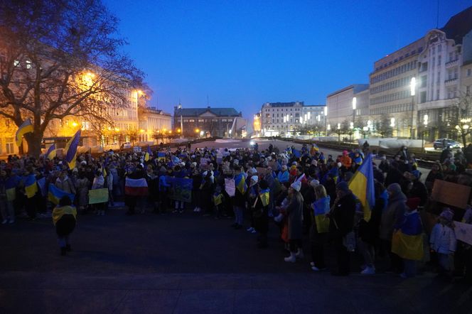 Manifestacja w trzecią rocznicę wybuchu wojny w Ukrainie