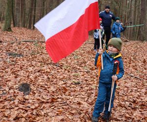 Poszli dla Niepodległej. W Krasnobrodzie odbył się IV. Rajd Nordic Walking