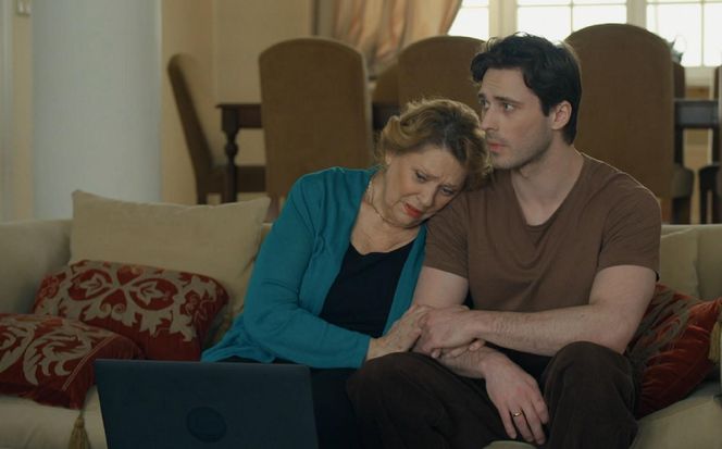 Barwy szczęścia, odcinek 3201. Józefina (Elżbieta Jarosik), Cezary (Marcel Opaliński). 