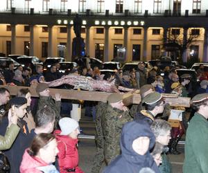 Tłumy wiernych przeszły przez stolicę. Centralną Drogę Krzyżową poprowadził kardynał Nycz