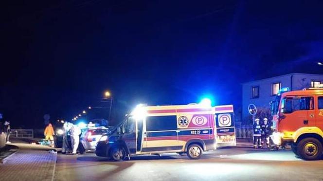ZDERZENIE osobówek w Oleśnie! Na miejscu służby w białych kombinezonach 