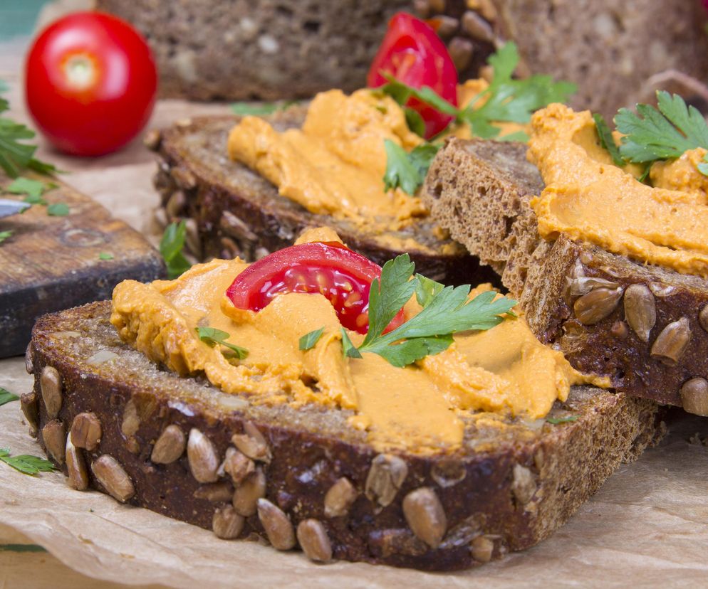 Masło za 7 złotych zostaw w sklepie. Tańsza i lepsza opcja jest na wyciągnięcie ręki 