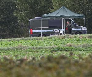Służby pracują w Choinach w pow. świdnickim. Znaleziono tam szczątki rakiety