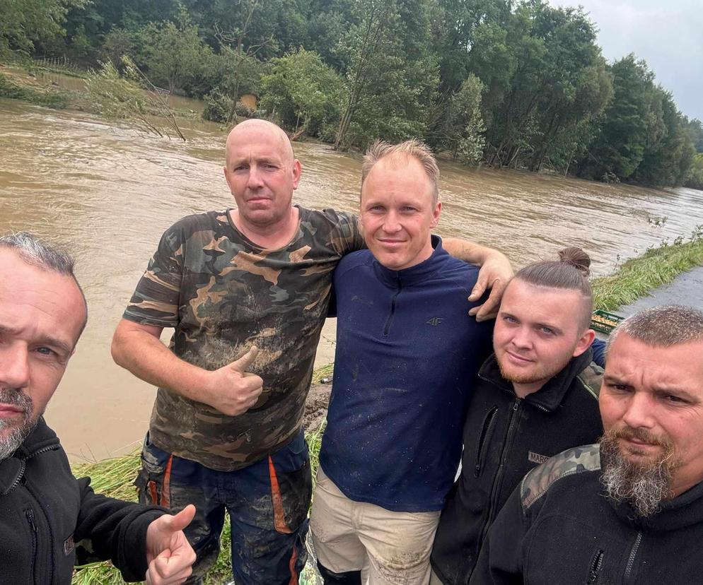 Byli pierwsi na miejscu. Ostrzeszowscy eksploratorzy z pomocą dla powodzian [ZDJĘCIA]