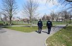 Krakowska policja kontroluje komunikację miejską, parki i skwery