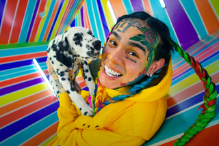 6ix9ine wyszedł z więzienia i wydał piosenkę Gooba. Uderza nią w hejterów 