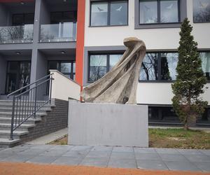 Zamość: Po prawie 60 latach rzeźba Rybaka będzie jak nowa