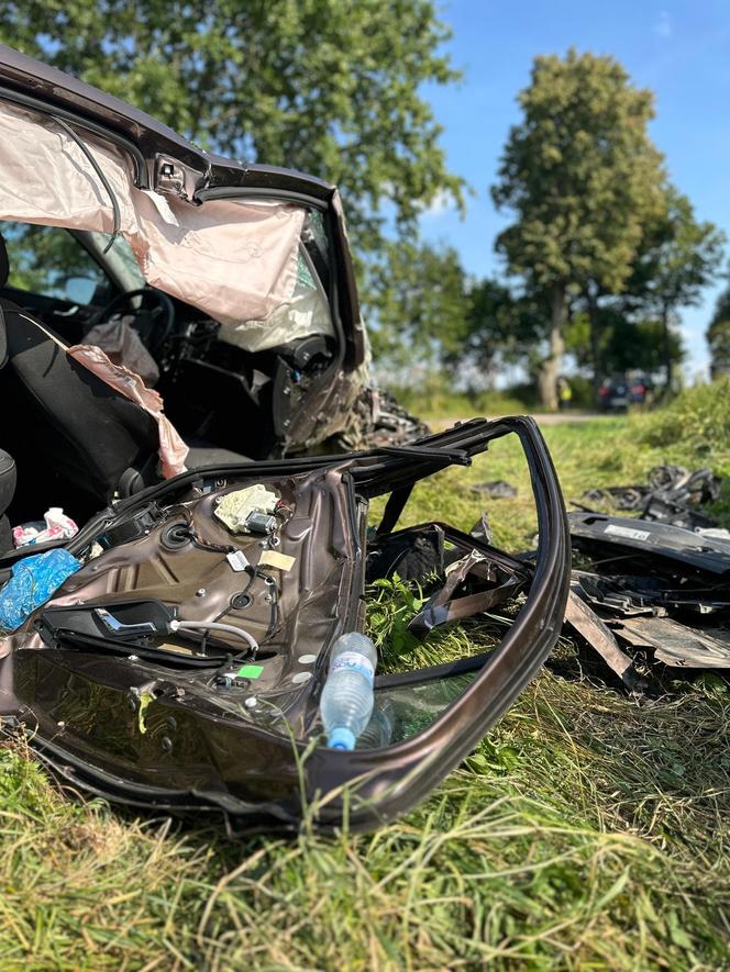 Poważny wypadek w Warmińsko-Mazurskiem. Dwie osoby ranne