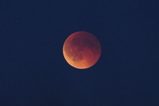 Całkowite zaćmienie Księżyca. Tak wyglądał krwawy superksiężyc na zdjęciach!