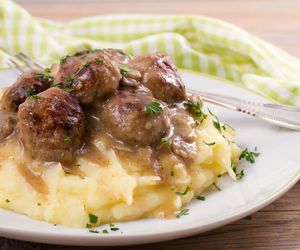 Wieprzowe klopsiki w sosie - idealne do tłuczonych ziemniaków