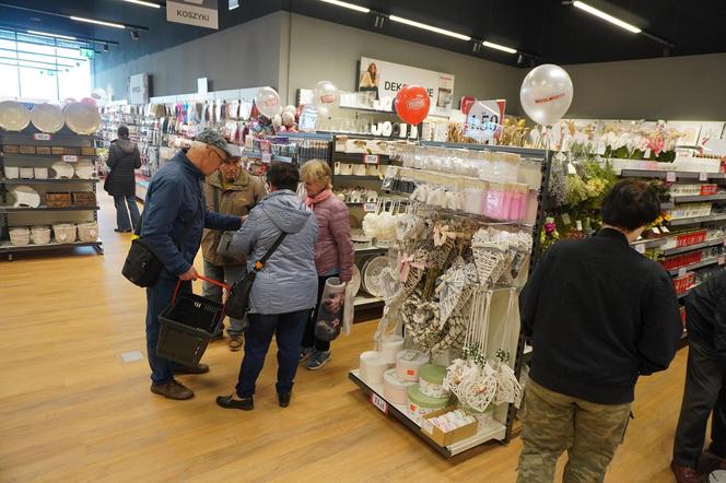 Tłumy na otwarciu Woolworth w Katowicach