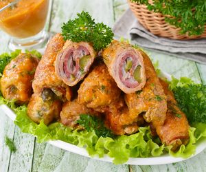 Roladki z karkówki: przepis na zrazy zawijane ze schabu karkowego