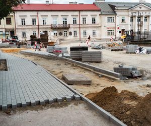 Zabytkowy bruk na Piłsudskiego w Siedlcach