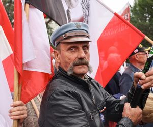 Zwolennicy Karola Nawrockiego pod Sejmem 6.08.2025