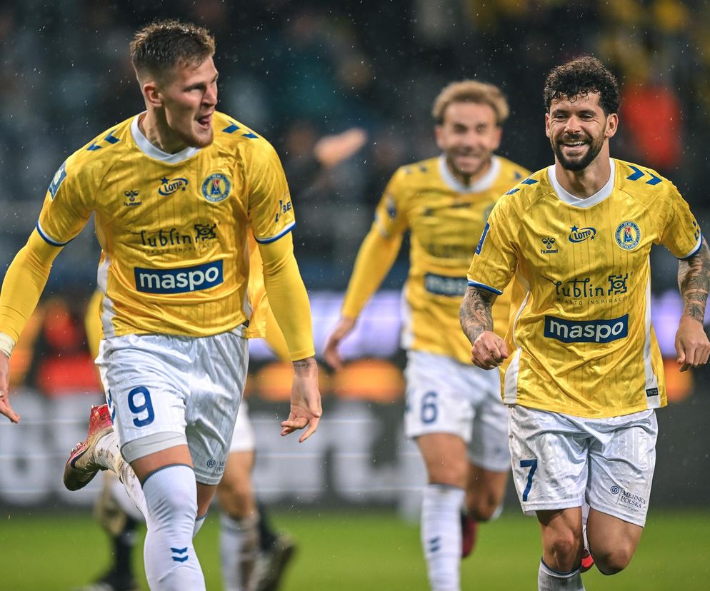 Radość piłkarzy Motoru Lublin podczas meczu z Widzewem Łódź