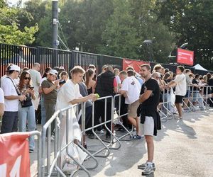 Koncert 50 Centa w Warszawie. Tłumy fanów przed PGE Narodowym! [ZDJĘCIA]