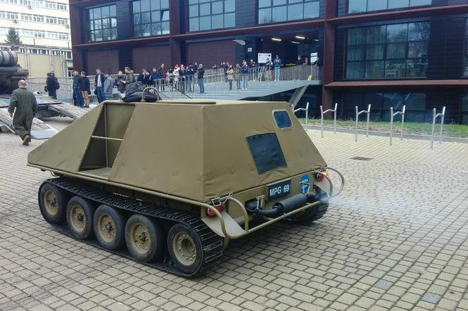 Studenci Politechniki Lubelskiej stworzyli pojazd do nauki jazdy czołgiem