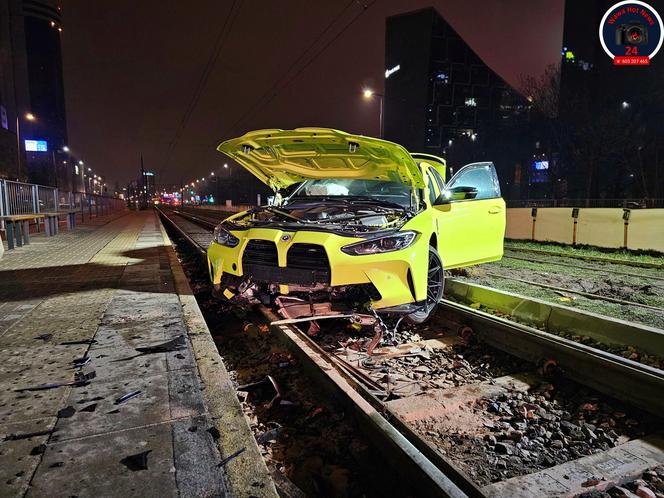 Wypożyczył auto za 500 tysięcy złotych i rozbił je na torowisku. 29-latek trafił do szpitala