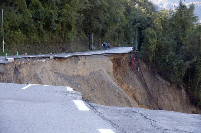 ARMAGEDDON we Francji i Włoszech! Wielkie zniszczenia,ofiary śmiertelne ulewy i huragany, dziesiątki zaginionych w obu krajach i straty na miliony euro