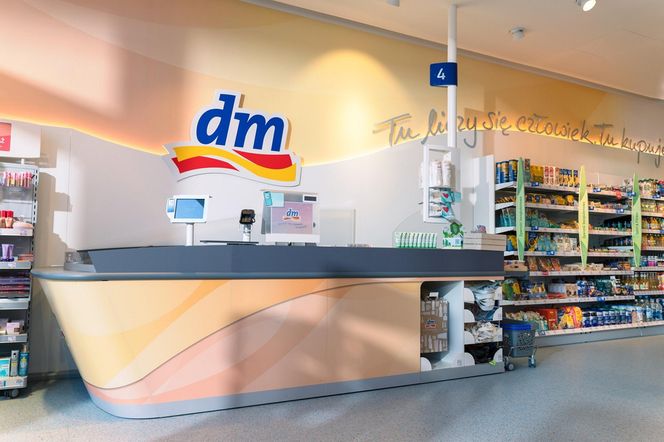 Konkurent Rossmanna otwiera kolejny sklep w Warszawie. Drogeria DM