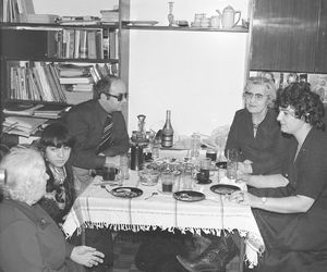 QUIZ PRL. Jajko kontra mazurek. Sprawdź, jak dobrze znasz wielkanocne menu z PRL-u?
