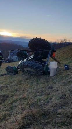 ŚMIERĆ mężczyzny przygniecionego przez ciągnik. DRAMAT w Żegiestowie