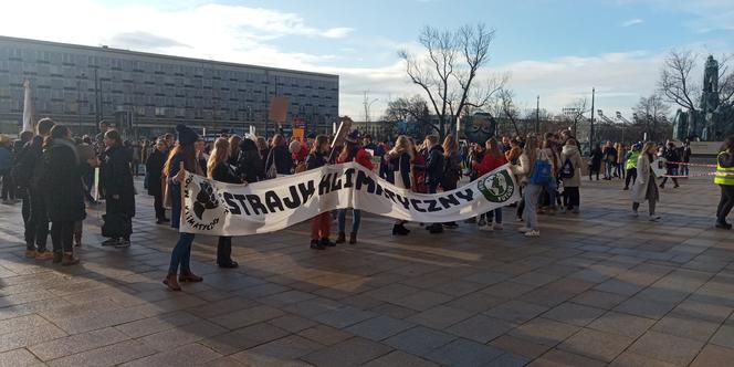 Wielki protest w Krakowie. Strajkowali w obronie klimatu 