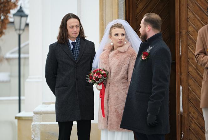 Na Wspólnej odc. 3228. Beata (Katarzyna Ptasińska), Paweł (Grzegorz Kwiecień), Emil (Piotr Ligienza)